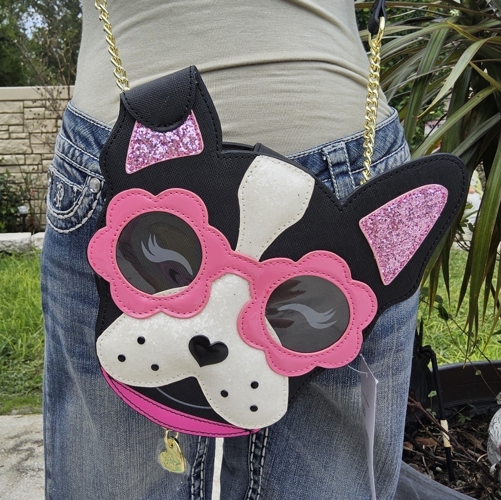 BETSEY JOHNSON WHITE/BLACK/PINK "PUPPY w/SUNGLASSES" CROSSBOBY